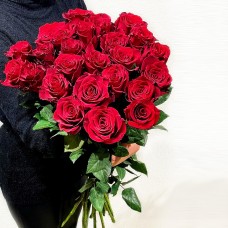 25 красных роз (50 см)